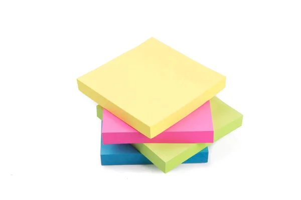 Blank Colorful Sticky Notes изолированы на белом фоне — стоковое фото