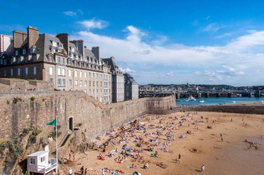 Saint Malo beach, düşük gelgit sırasında. Brittany, Fransa, Europe.
