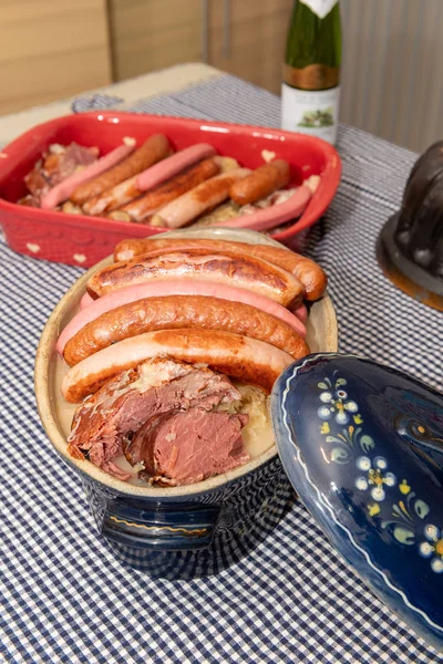 Central Eastern European Cuisines Choucroute Sauerkraut Riesling — Stock Photo, Image