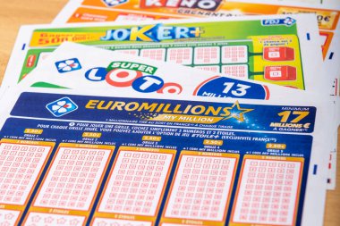 Paris, Fransa - 20 Kasım 2019: Loto, Euromillion, Keno, Joker + ve Fdj (La francaise des jeux)