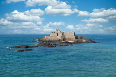 Vauban tarafından Fransa 'nın Saint Malo şehrinde inşa edilen Ulusal Kale