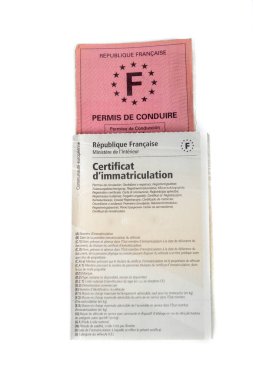 Paris, Fransa - 20 Nisan 2020: Fransa 'da araba kullanmak için zorunlu belgeler.