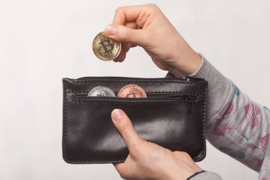 m-cüzdanda altın gümüş bitcoin