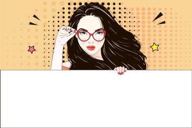 Komik Pop art kadın onun gözlük ve beyaz afiş tutar. Vektör çizim.