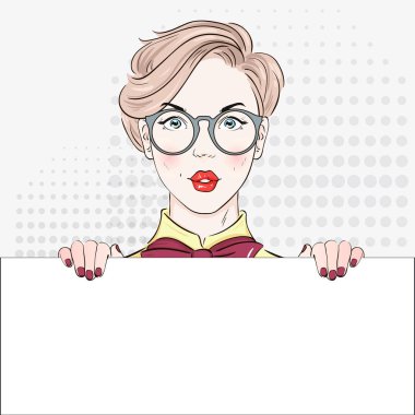 Komik Pop sanat sarı saçlı kadın bluzu beyaz afiş tutar. Vektör çizim.