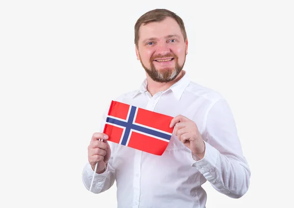 Hombre Adulto Con Barba Camisa Blanca Sostiene Bandera Noruega — Foto de Stock