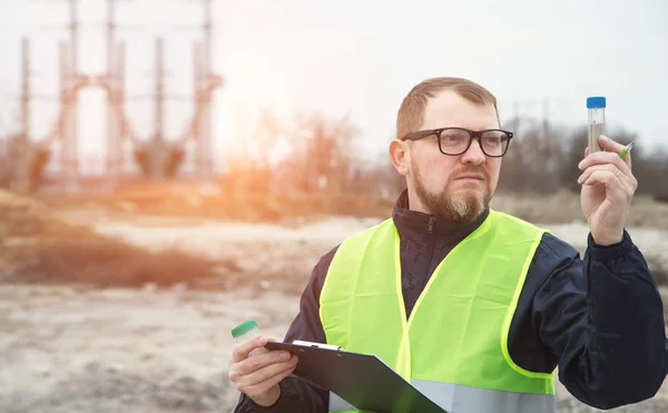 Adult Man Ecologist Studies Problems Ecology Arising Removal Construction Debris — Stock Photo, Image