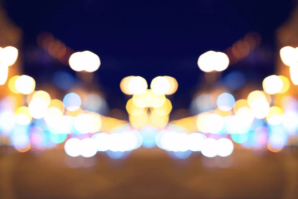 ナイトシティ通りだボケ光 抽象的な背景 ぼやけたイメージ — ストック写真