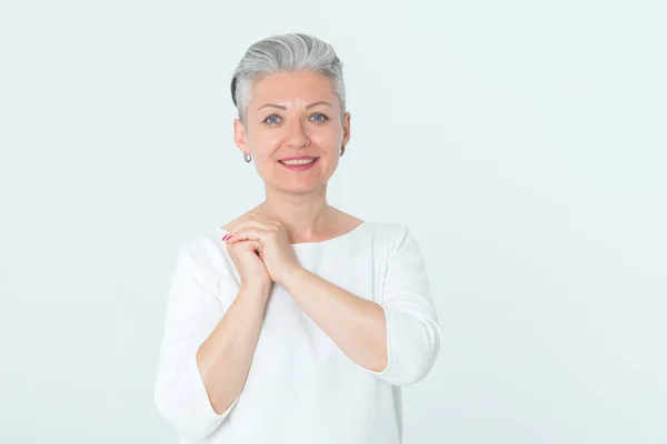 Portrait Happy Mature Woman Standing Light Background — Stock Photo, Image