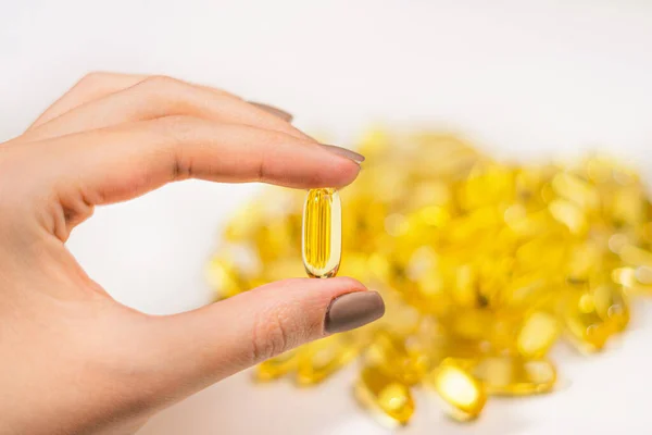Omega 3 balık yağı kapsülleri hazır.