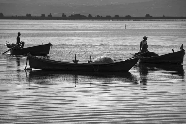 Fischer Boot Lagune bei Sonnenuntergang — Stockfoto