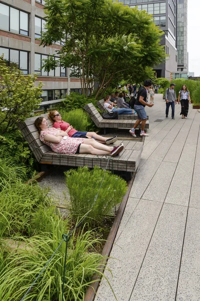 Парк High Line в Нью-Йорке, США — стоковое фото