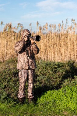 Doğa fotoğrafçısı eylem.
