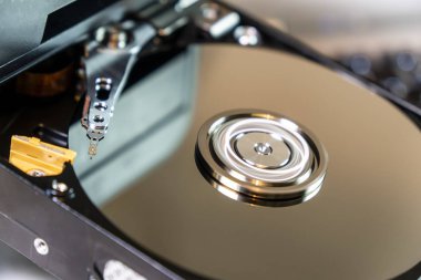 Sabit disk onarımı için teknik laboratuvar.