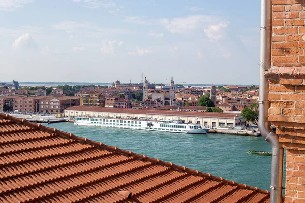 Uitzicht op Venetië op een zonnige dag — Stockfoto