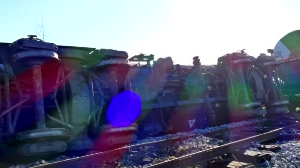 Becej セルビア 2017 有害物質をオフに滑ってレール 鉄道タンク有害物質と鉄道タンクを脱いだレール ビデオ クリップ — ストック動画