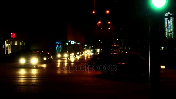 ズレニャニン セルビア 2018 夜条件で車を運転夜間 の都市の通りを通って車の運転ビデオ クリップ — ストック動画