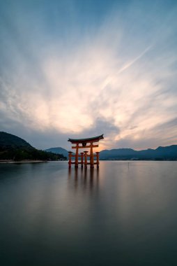 Japonya, Itsukushima Tapınağı 'nın yüzen kapısı