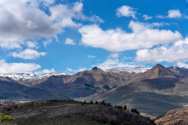 El Chalten, Patagonya, Arjantin 'deki dağ zirvesinde bulutlu bir gün.