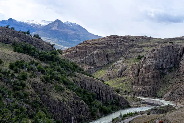 Cloudy day at the mountain summit in El Chalten, Patagonia, Argentina — Stock Photo, Image