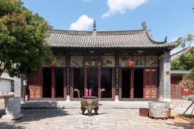 7 Mart 2019 Jianshui, Çin 'deki bir Çin tapınağında tütsü yakma çubukları