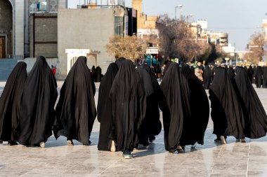 28 Şubat 2019: İran 'ın Qom kentinde siyah giyinmiş İranlı kadınlar