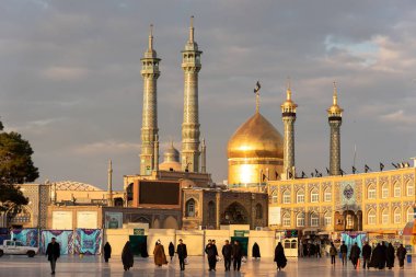 28 Şubat 2019: Qom sokaklarındaki insanlar. Qom, İran