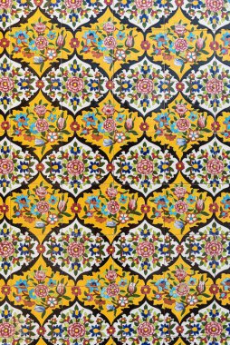 Sarı seramik seramik desenler, İran İslam sanatına ait çiçek desenleri. 