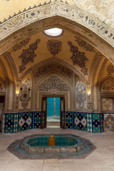 2019. március 1.: Amir Ahmad Bathhouse szultán belseje. Kashan, Irán — Stock Fotó