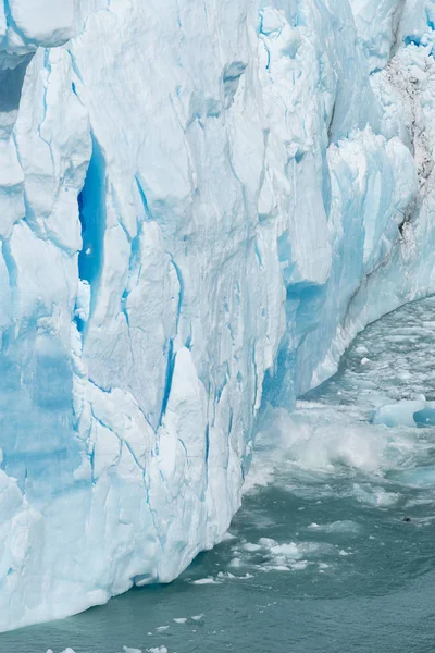 Льодовик Періто-Морено в сонячний день, розташований в Національному парку Лос-Гласьярес. Аргентина — стокове фото