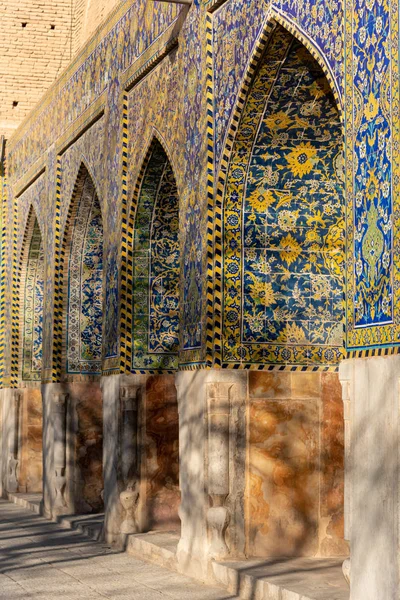 Tilework on walls of Imam Mosque, Imam Square in Isfahan, Iran — Stock Photo, Image