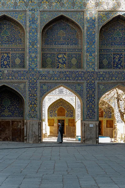 3 березня 2019: Імам на подвір'ї мечеті Імама. Ісфахан, Іран — стокове фото