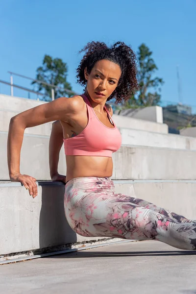 Black Sporty Woman Doing Exercises Triceps Steps Buenos Aires — Stock Photo, Image