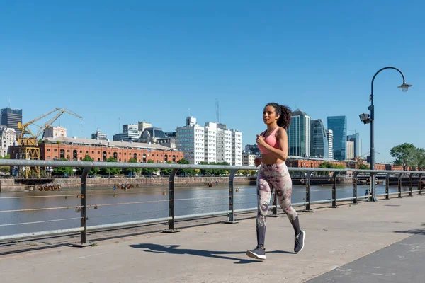 Latin American Woman Pink Outfit Jogging Puerto Madero Buenos Aires — Stock Photo, Image