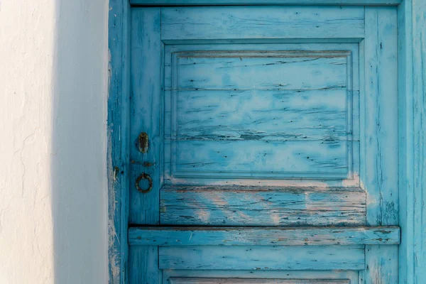 Modře Natřené Staré Špinavé Dveře Mykonosu Řecko — Stock fotografie