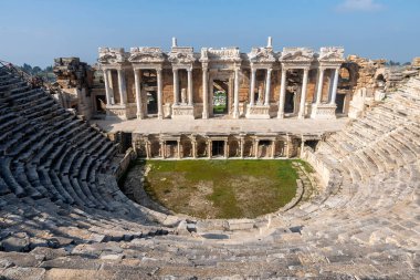 Türkiye 'nin Pamukkale kentindeki Hieropolis' teki tiyatro harabeleri