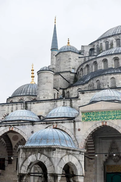 Φεβρουαρίου 108 Θόλοι Και Πύργοι Του Μπλε Τζαμιού Κωνσταντινούπολη Τουρκία — Φωτογραφία Αρχείου