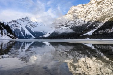Robson Dağı 'nın kış manzarası, Britanya Kolombiyası, Kanada.