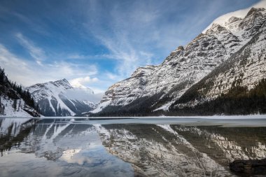 Robson Dağı 'nın kış manzarası, Britanya Kolombiyası, Kanada.