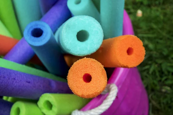 Cubo Lleno Fideos Piscina Espuma — Foto de Stock