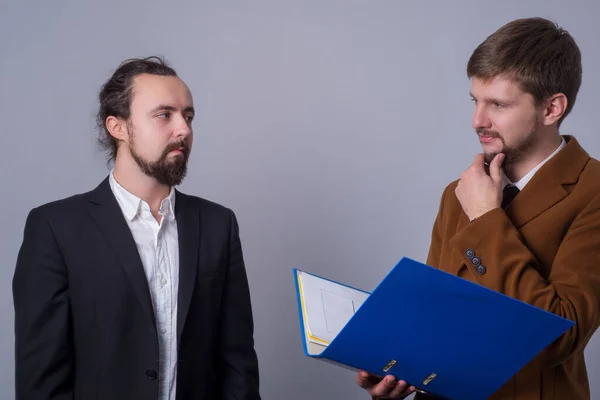 Portrait Two Young Business People Suits Boss Folder Documents His — Stock Photo, Image