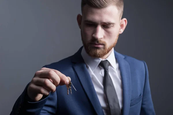 Retrato Cerca Joven Barbudo Veinticinco Años Edad Traje Negocios Con —  Fotos de Stock