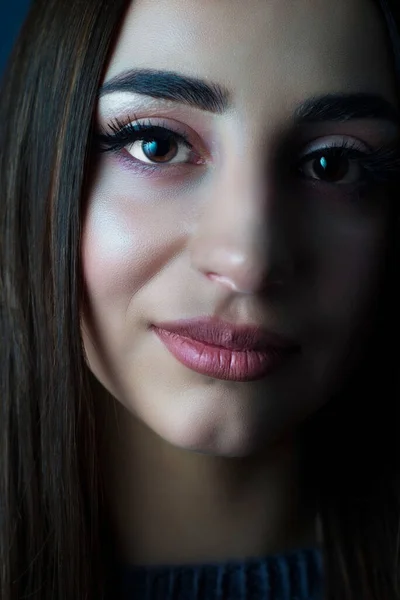 Estúdio Arte Retrato Dramático Uma Jovem Menina Bonita Com Retoque — Fotografia de Stock