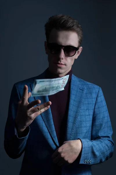 Retrato Joven Con Gafas Sol Traje Negocios Con Una Mirada —  Fotos de Stock