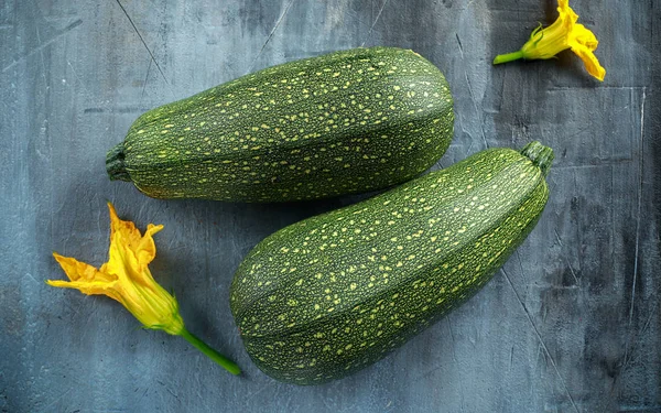 Raw Freshly picked organic marrow zucchini vegetables — Stock Photo, Image