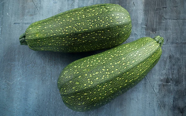 Raw Freshly picked organic marrow zucchini vegetables — Stock Photo, Image