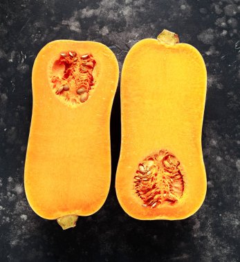 Yarıya Balkabagi siyah bir arka plan, vintage