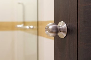 Paslanmaz kapı ahşap kapı kolunda