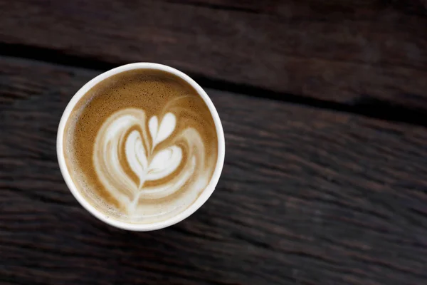 Café cappuccino em taça takeaway — Fotografia de Stock