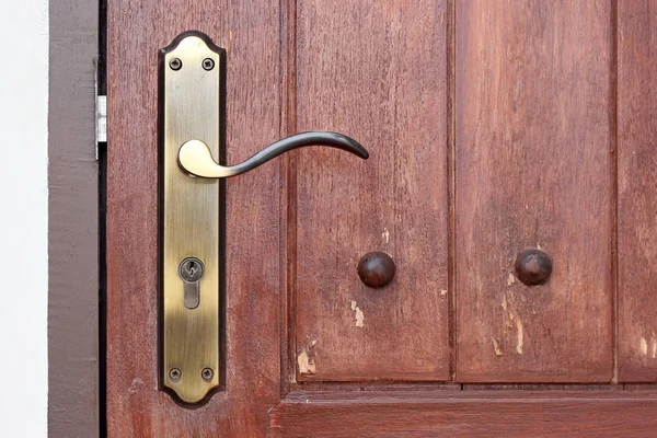 Vintage maçaneta da porta com fechadura — Fotografia de Stock